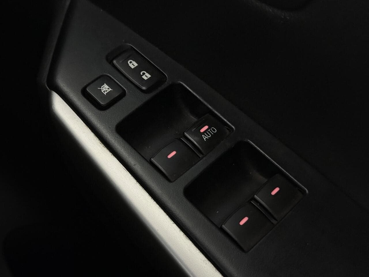 Mitsubishi Shogun Sport thumbnail Misc Controls