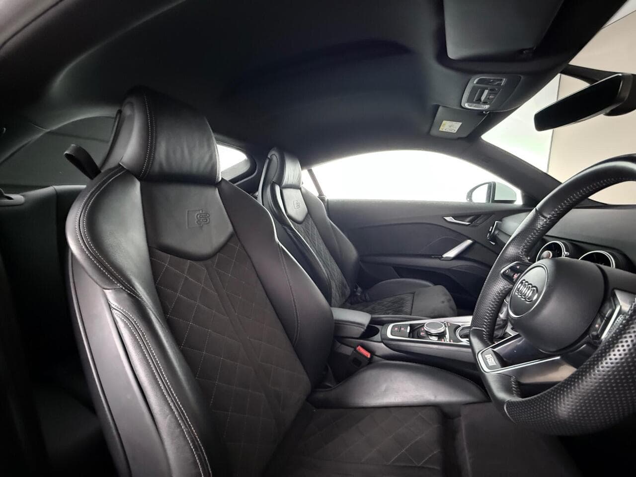 Audi TT thumbnail Seat Driver
