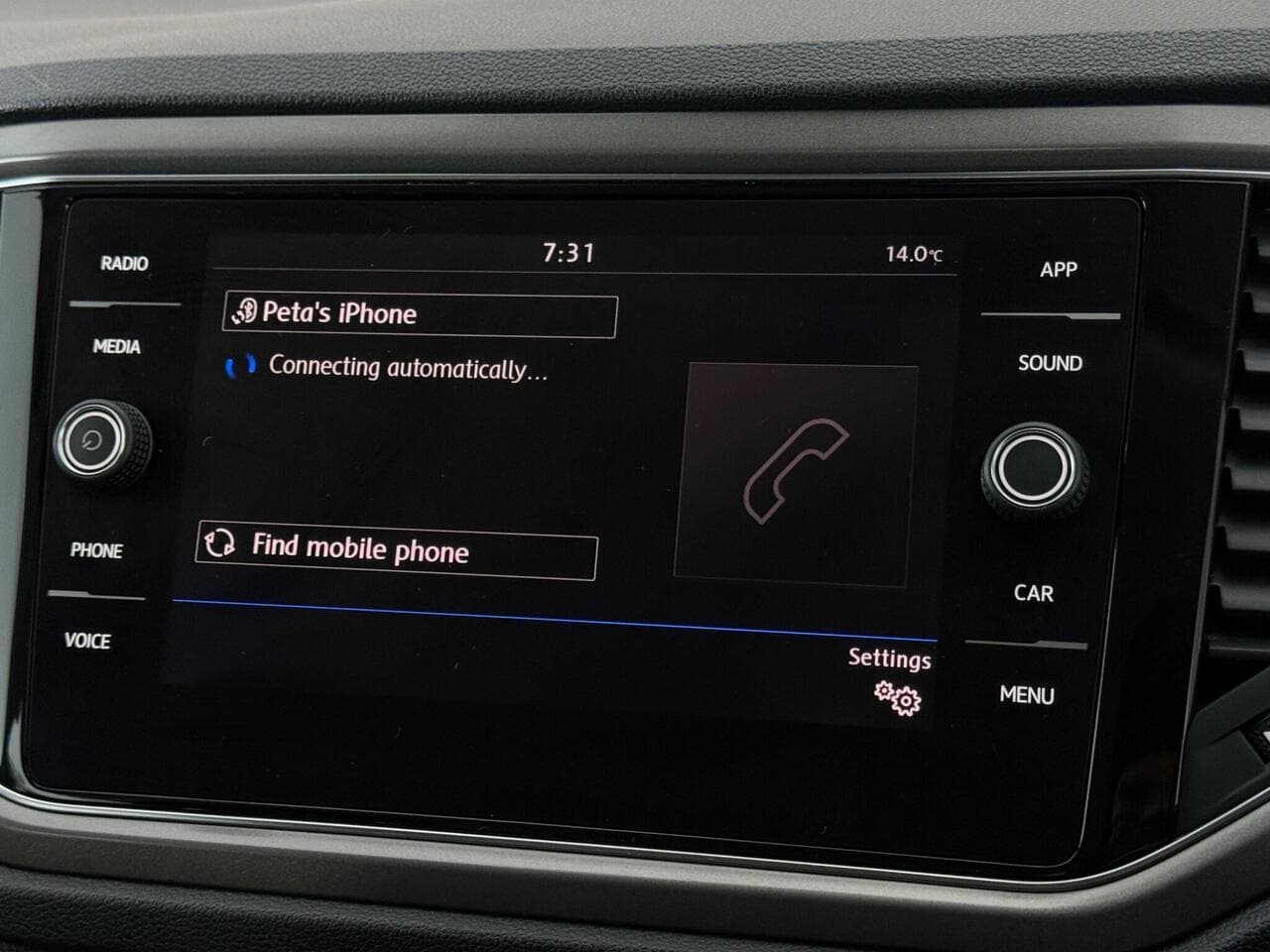Volkswagen T-Roc thumbnail Infotainment System