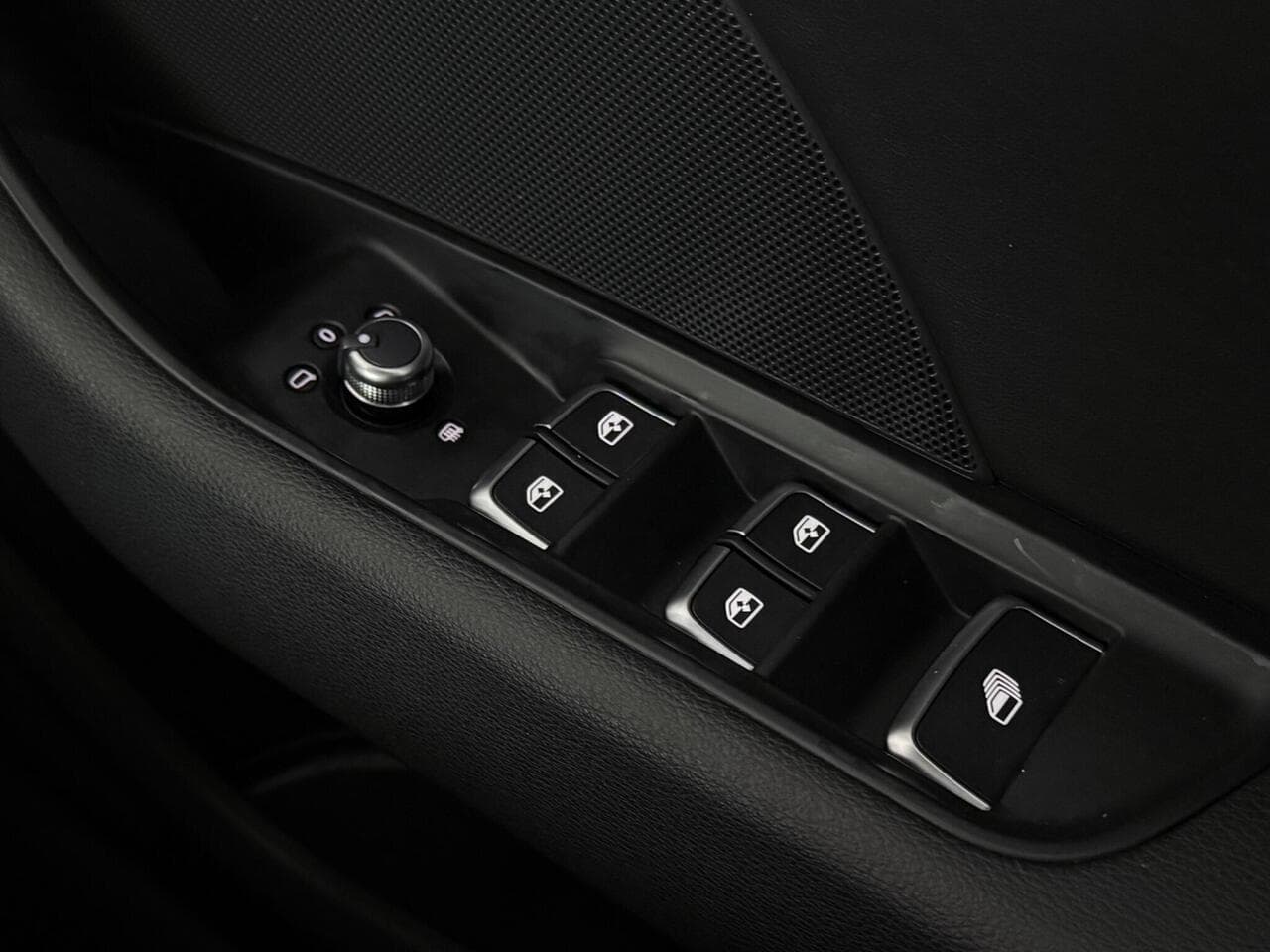 Audi A3 Cabriolet thumbnail Misc Controls