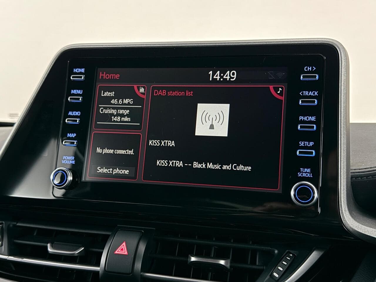 Toyota C-HR thumbnail Infotainment System