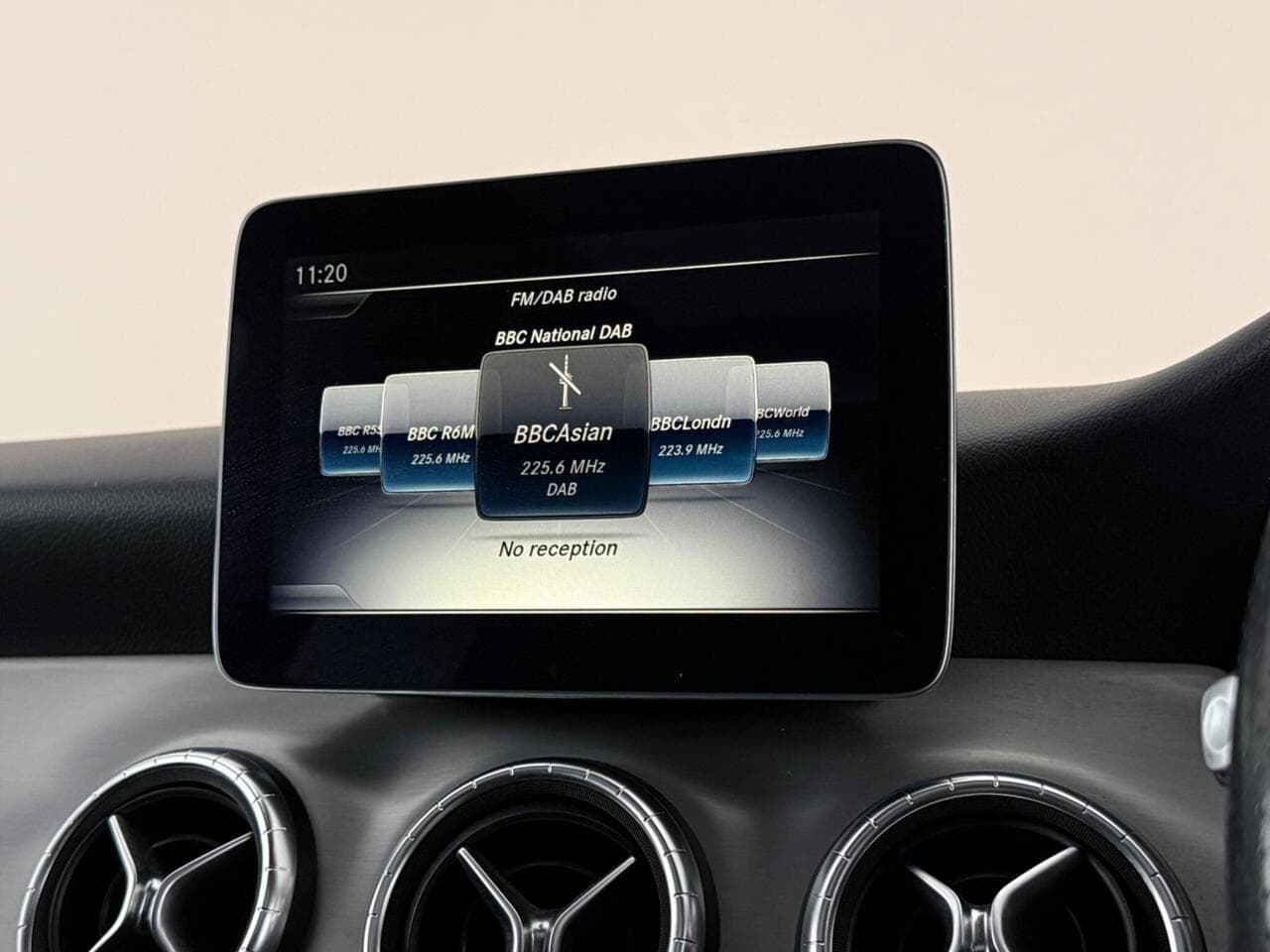 Mercedes-Benz CLA thumbnail Infotainment System