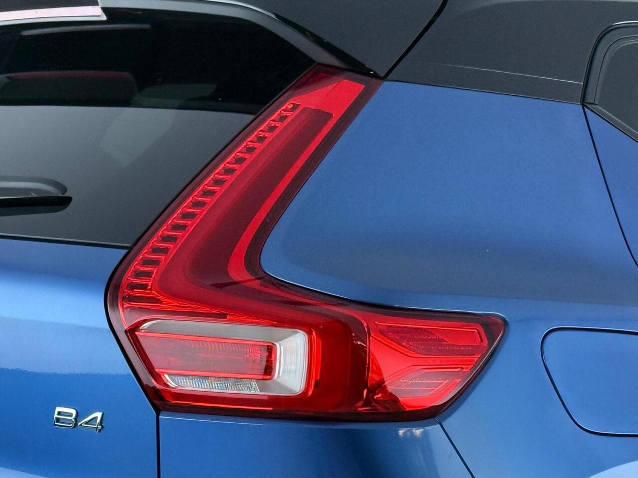 Volvo XC40 thumbnail Lights Rear