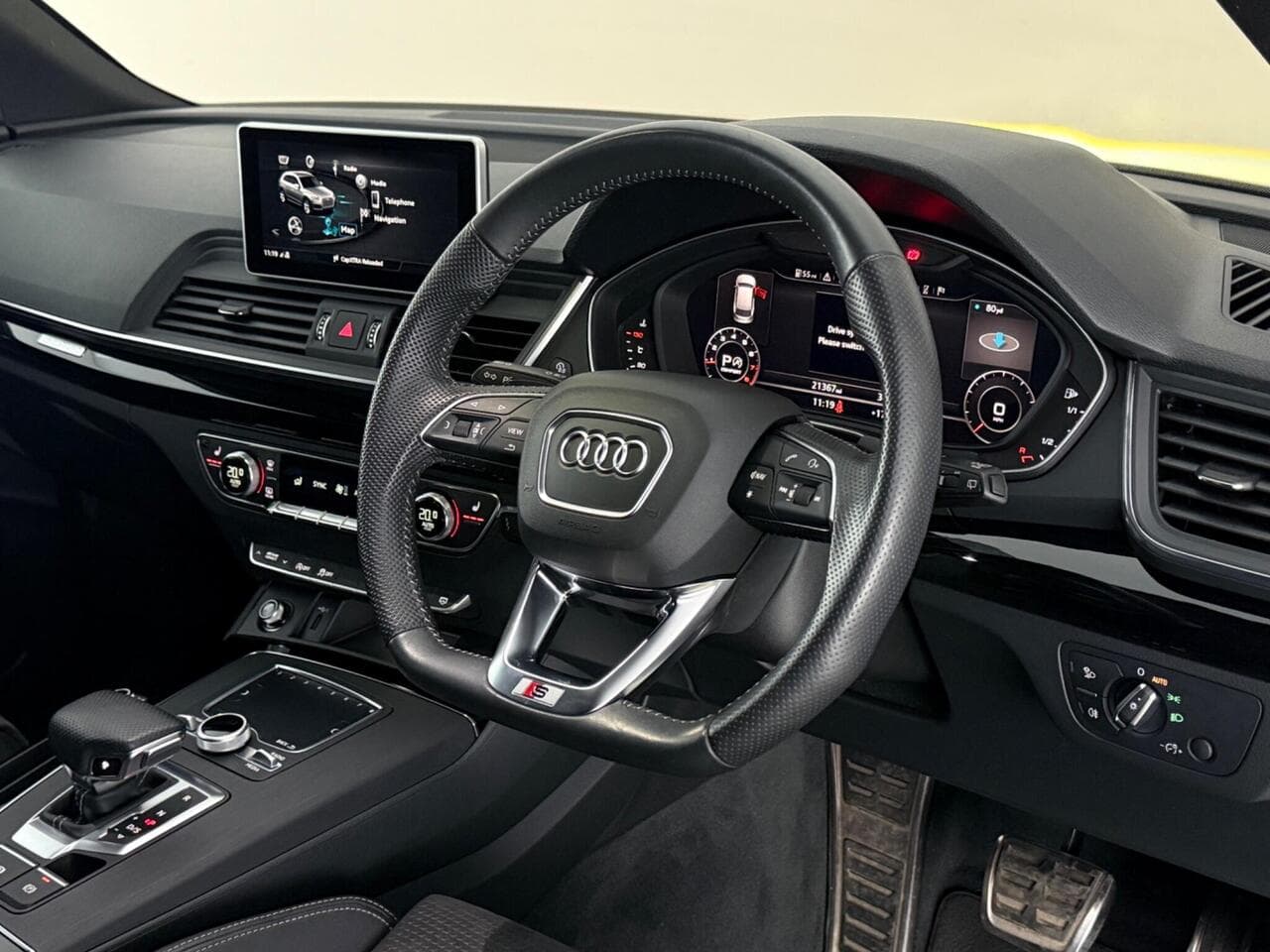Audi Q5 thumbnail Interior Front