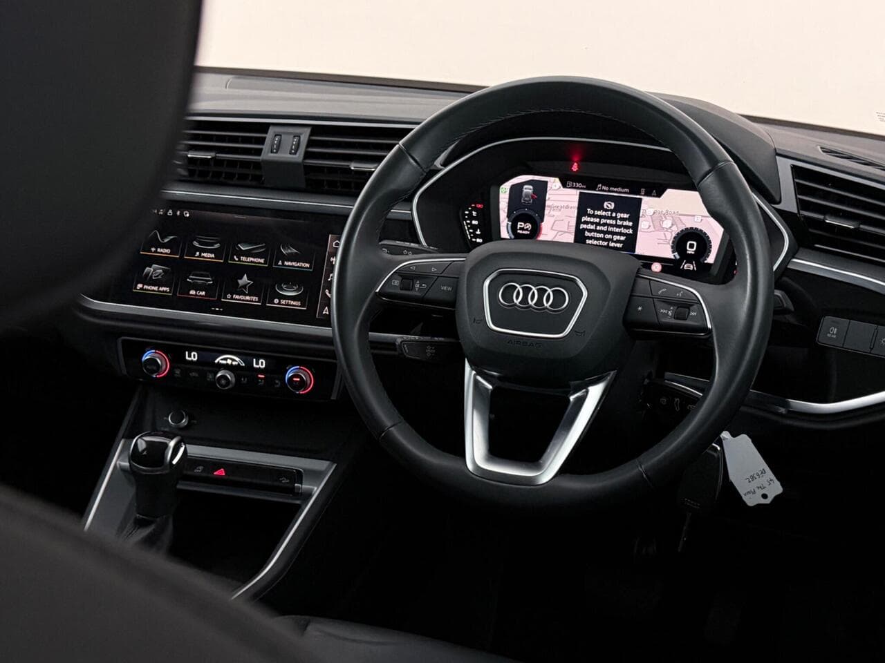 Audi Q3 thumbnail Steering Wheel