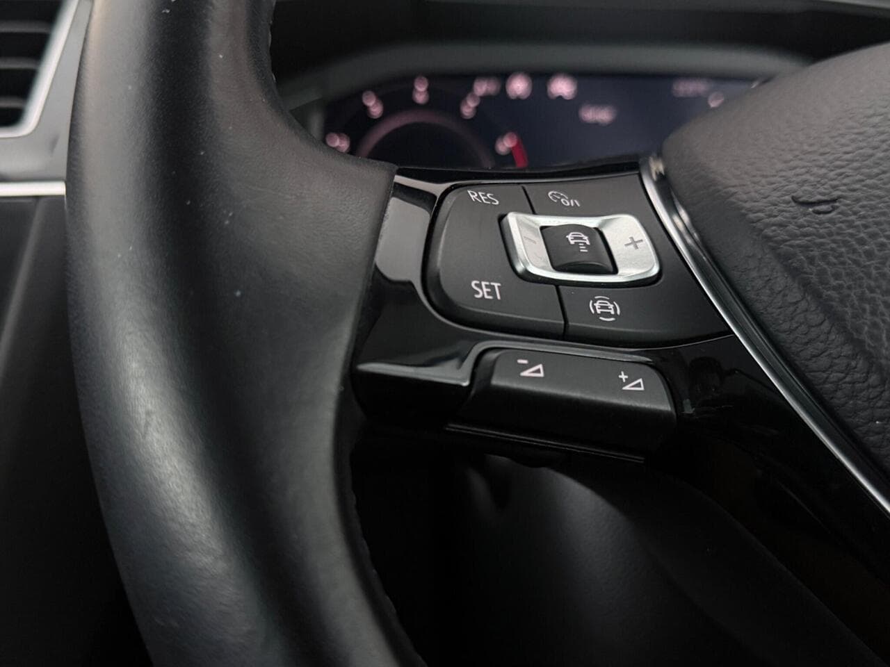 Volkswagen Tiguan thumbnail Misc Controls