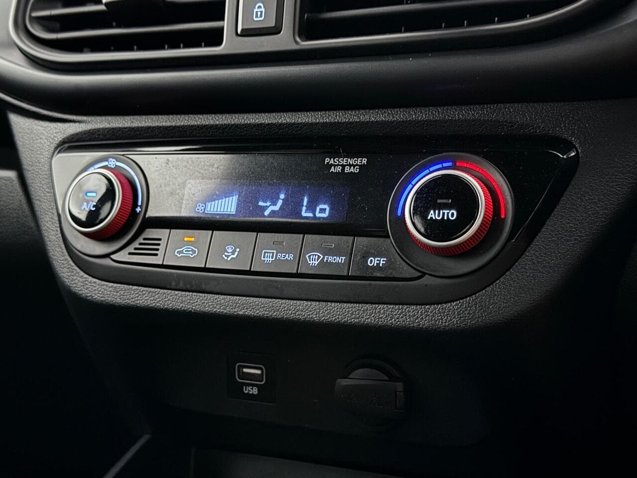 Hyundai i10 thumbnail Infotainment System