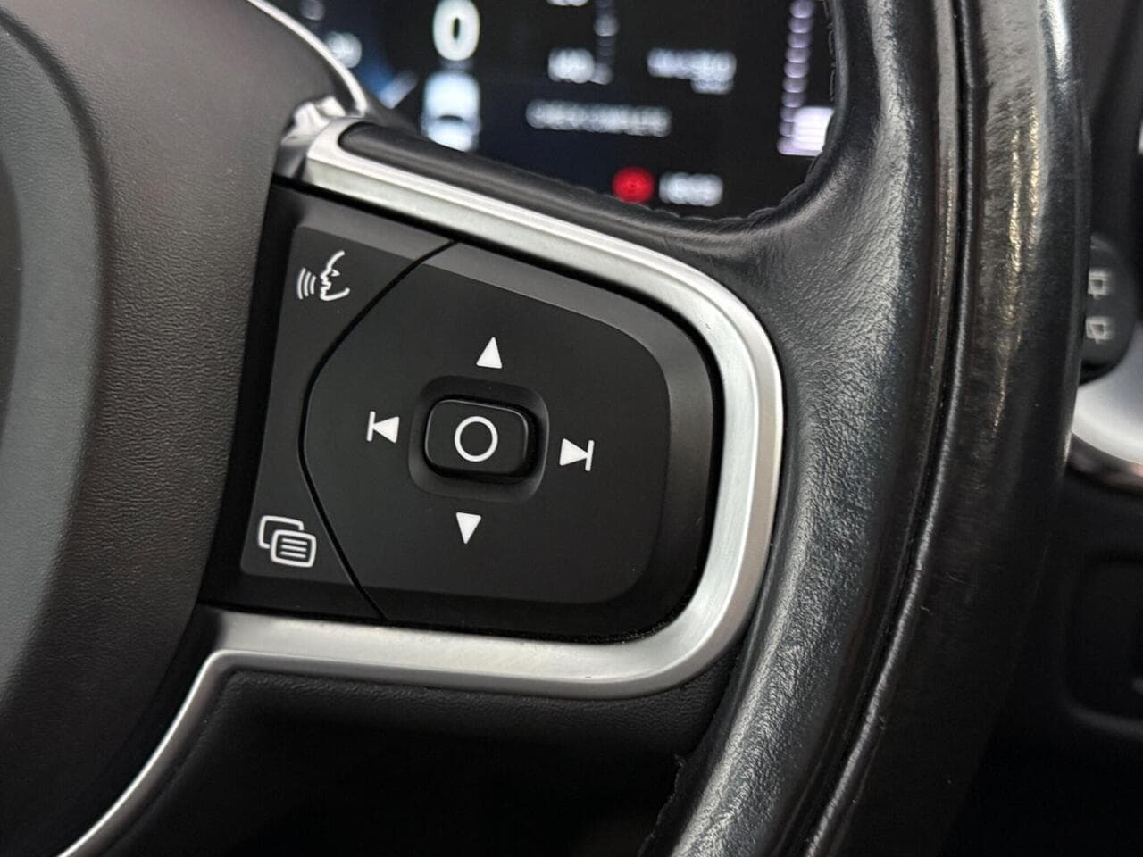 Volvo XC60 thumbnail Misc Controls