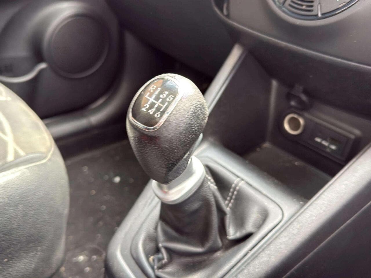 Kia Venga thumbnail Interior Front