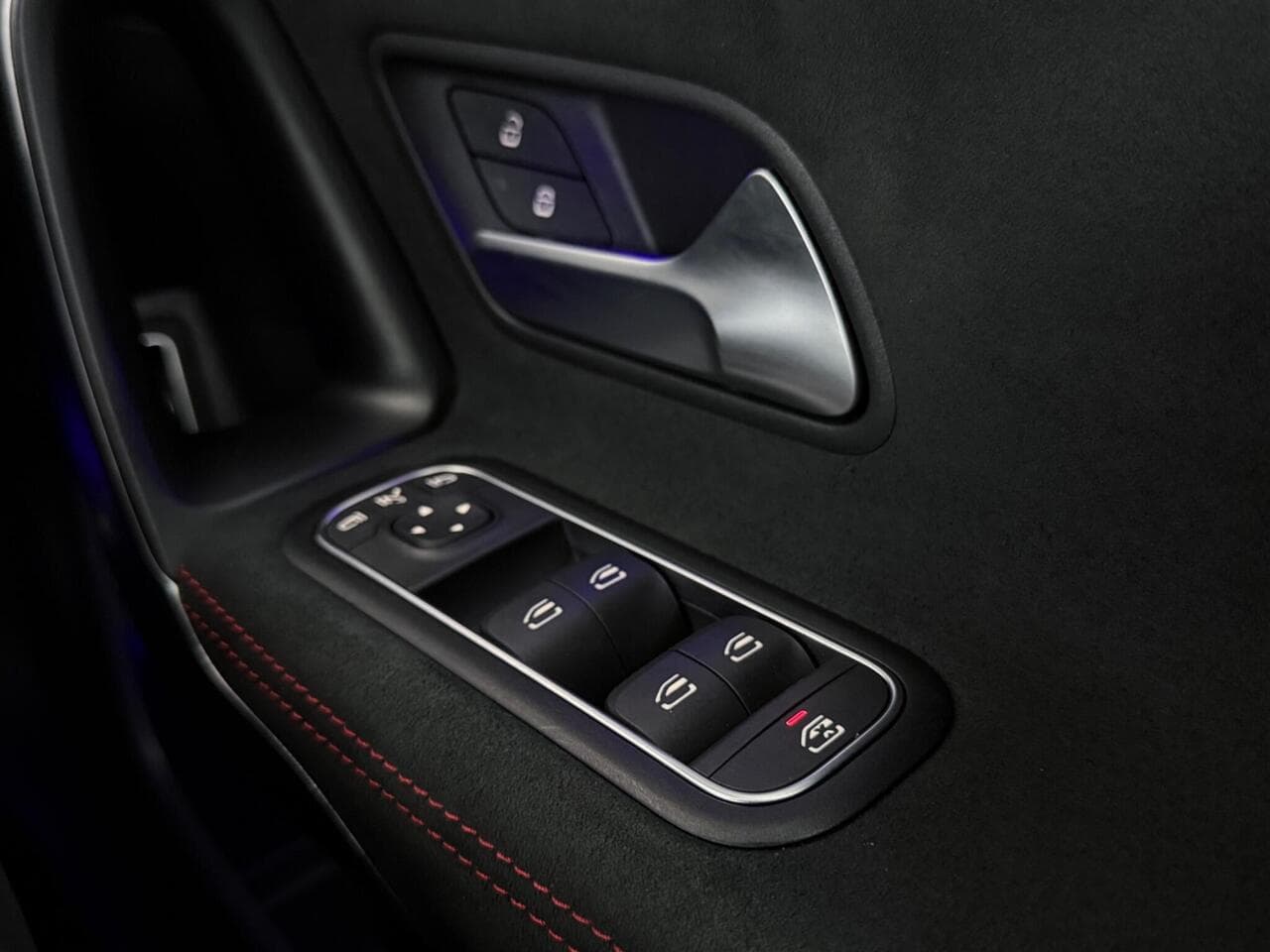 Mercedes-Benz CLA thumbnail Misc Controls