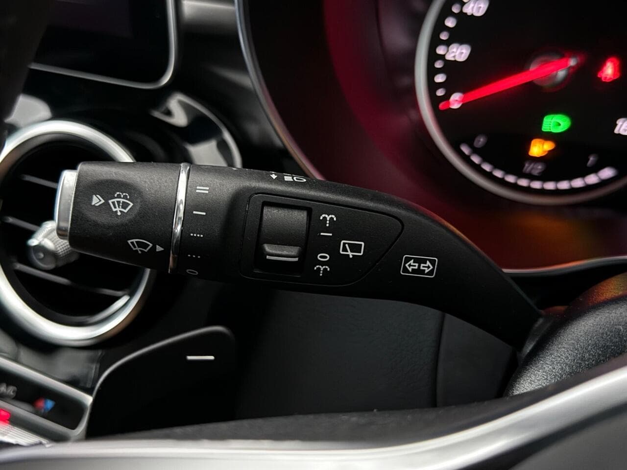 Mercedes-Benz C Class thumbnail Misc Controls