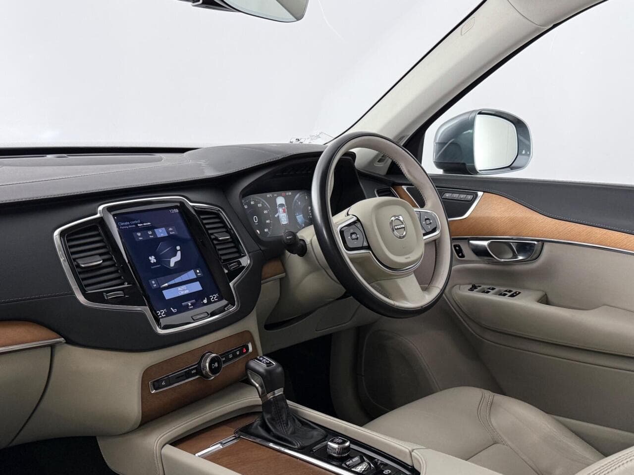 Volvo XC90 thumbnail Interior Front