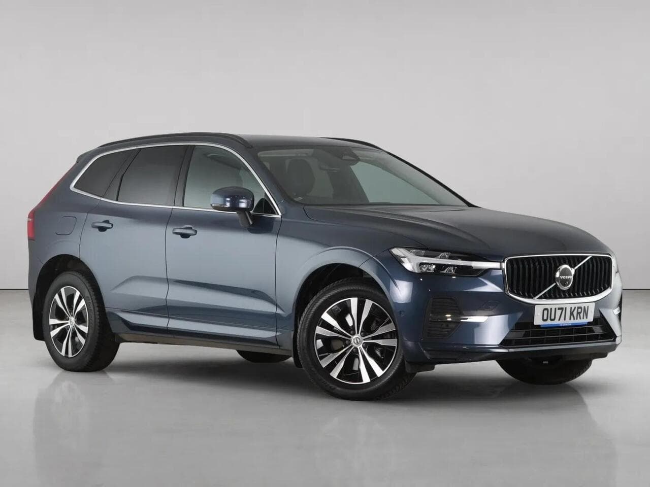Volvo XC60 - Volvo XC60 2.0 B5 MHEV Momentum SUV 5dr Petrol Hybrid Auto AWD Euro 6 (s/s) (250 ps)