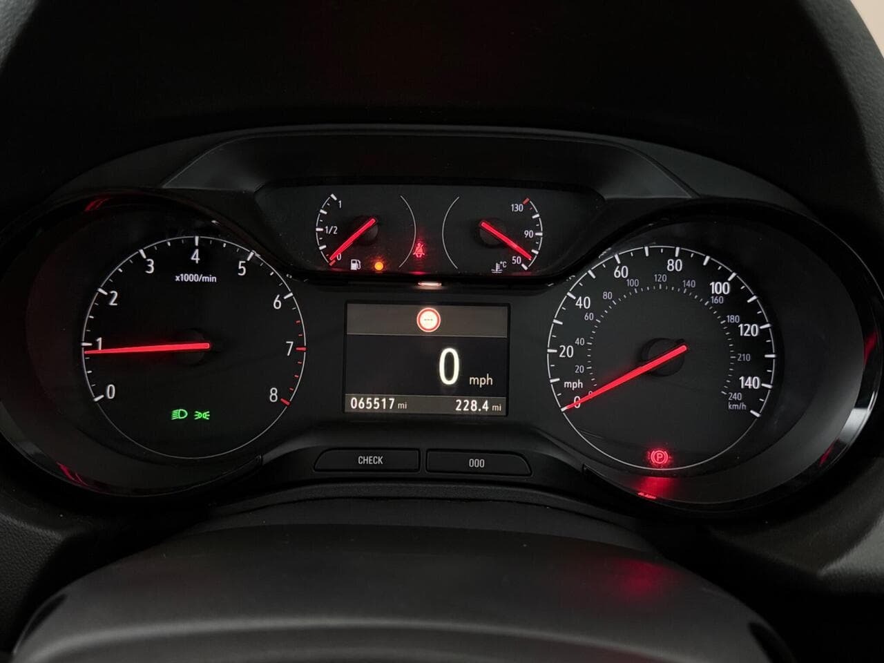 Vauxhall Grandland X thumbnail Driver Instruments