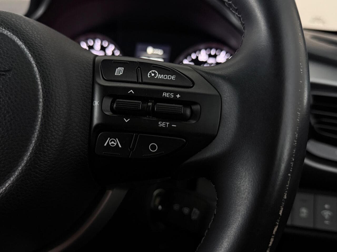 Kia Rio thumbnail Misc Controls