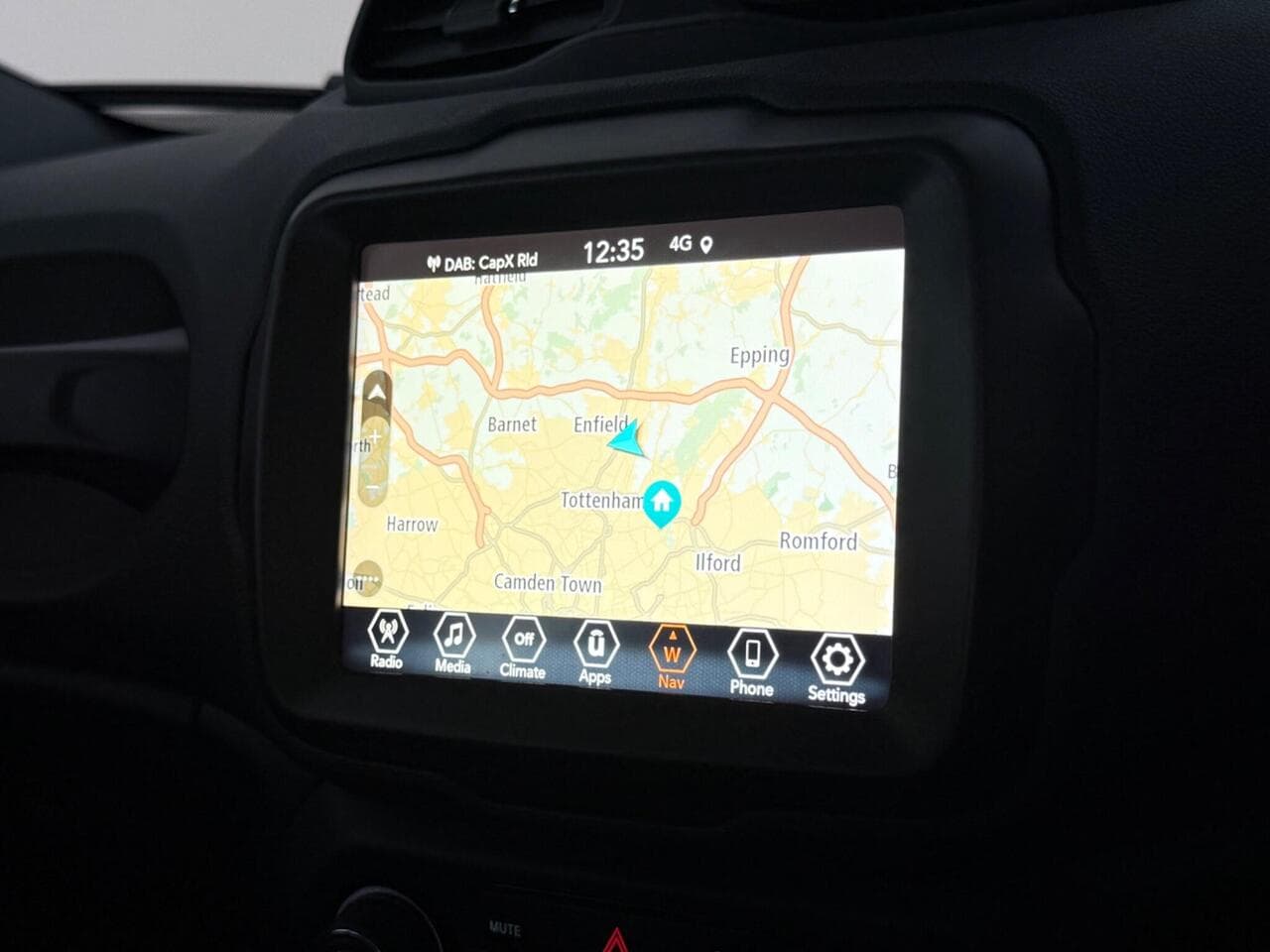 Jeep Renegade thumbnail Infotainment System