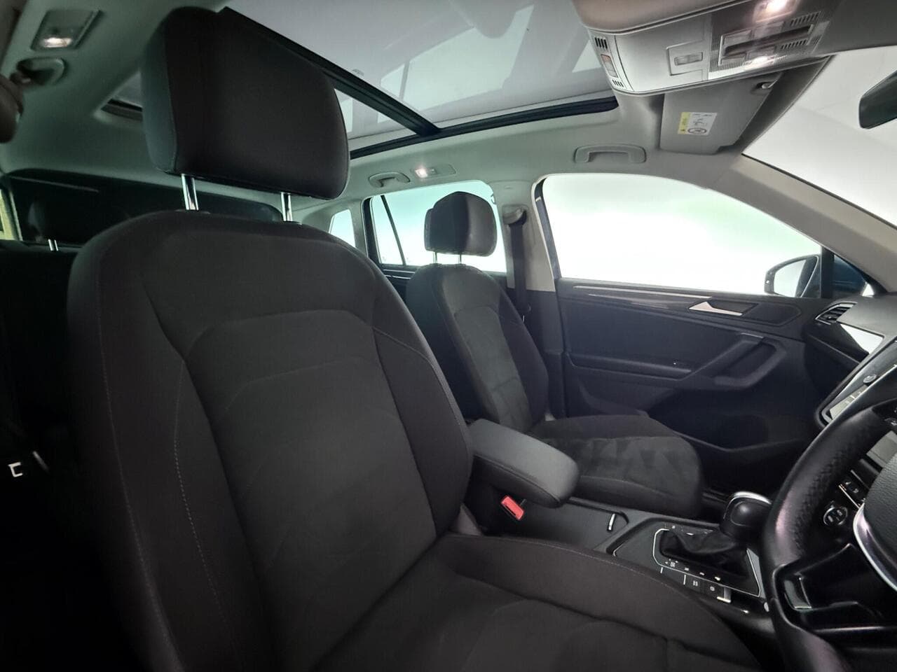 Volkswagen Tiguan thumbnail Seat Driver