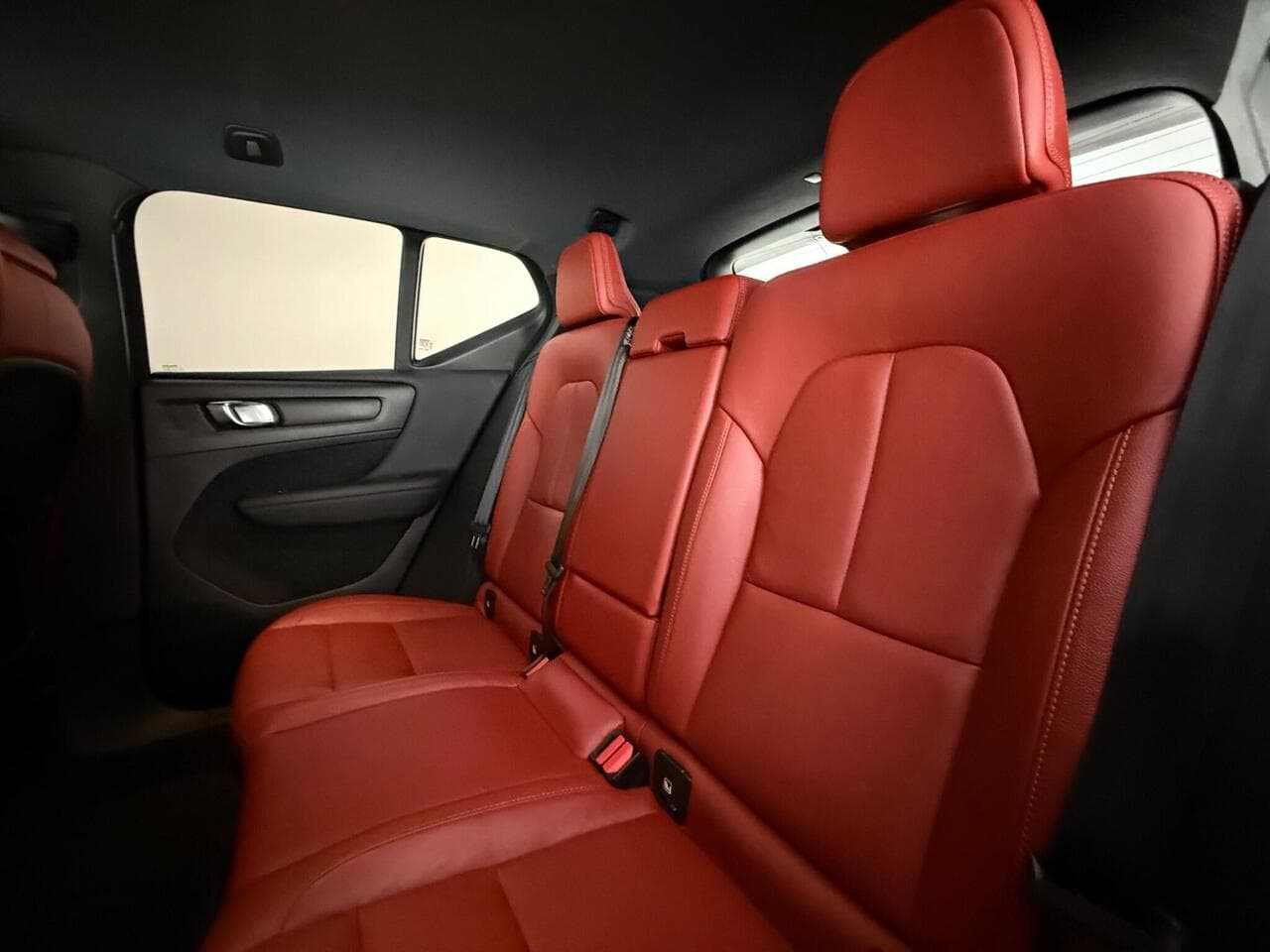 Volvo XC40 thumbnail Seats Rear