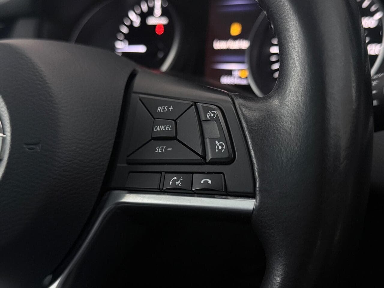 Nissan Qashqai thumbnail Misc Controls