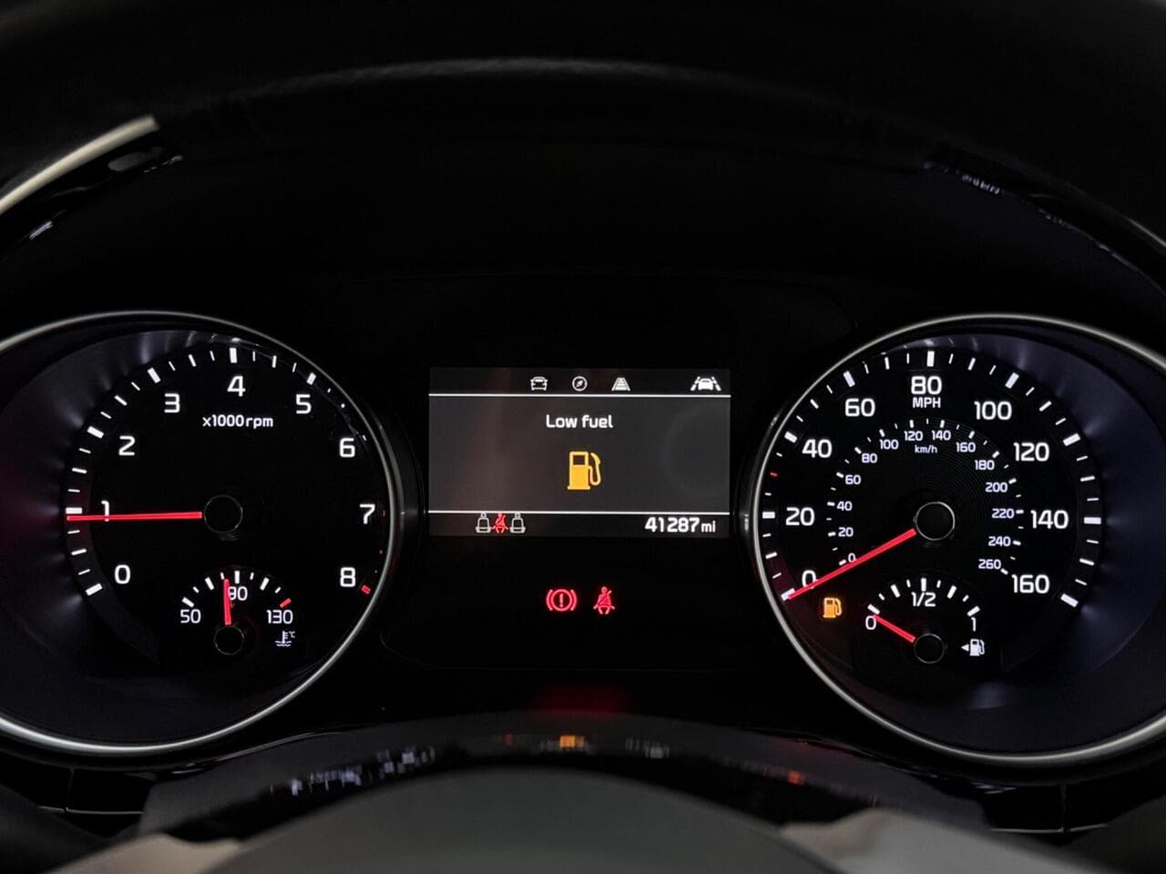 Kia XCeed thumbnail Driver Instruments