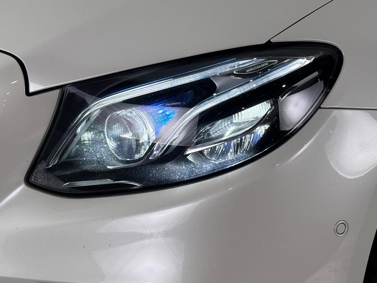 Mercedes-Benz E Class thumbnail Lights Front
