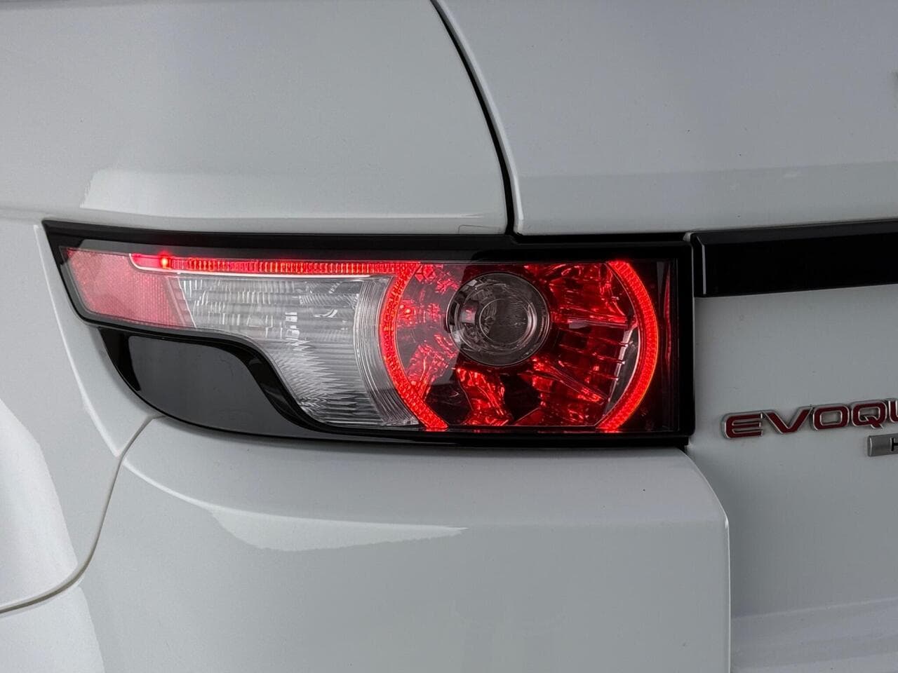 Land Rover Range Rover Evoque thumbnail Lights Rear