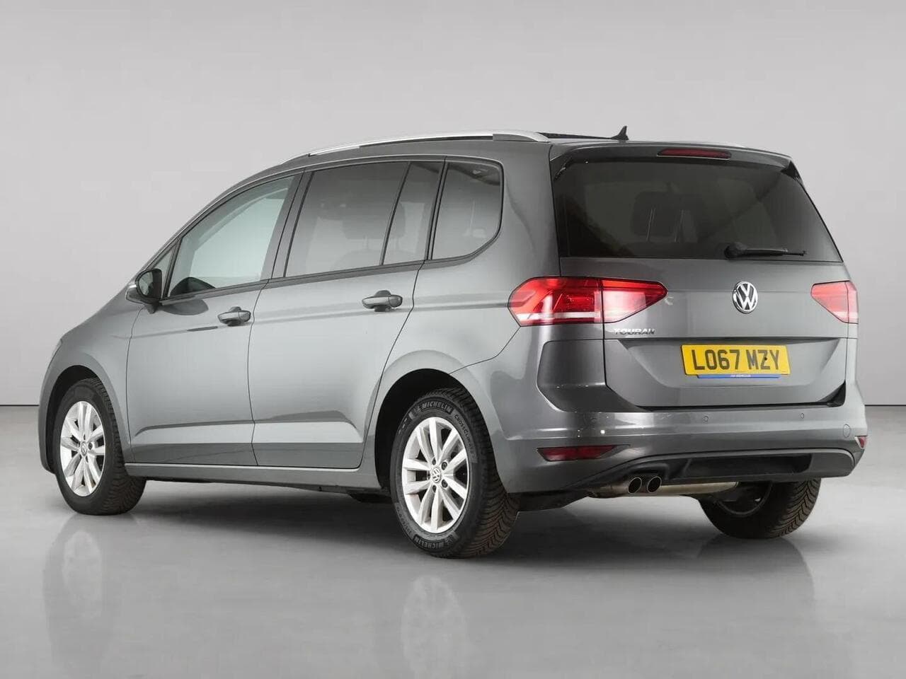 Volkswagen Touran thumbnail Rear Left
