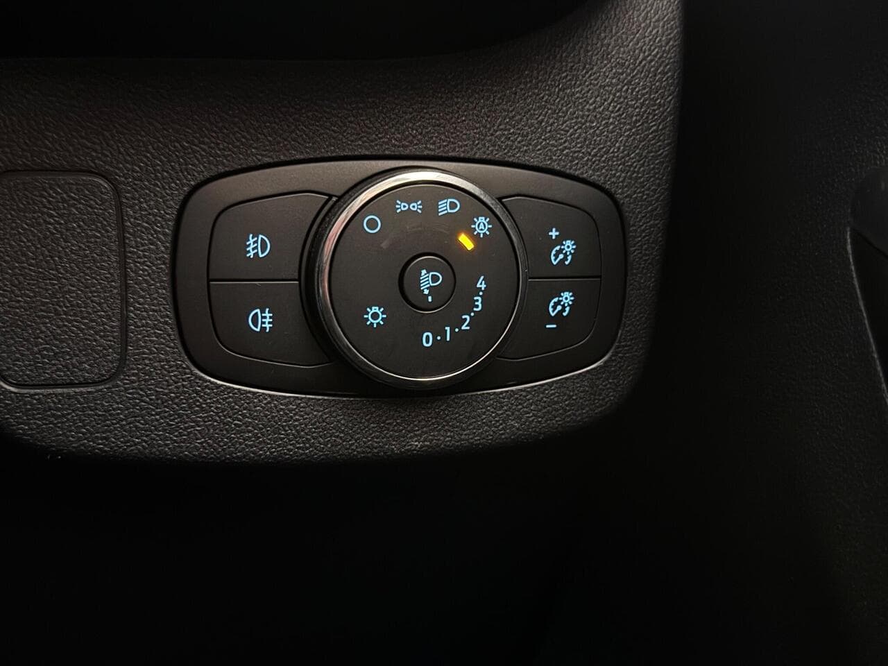 Ford Puma thumbnail Misc Controls