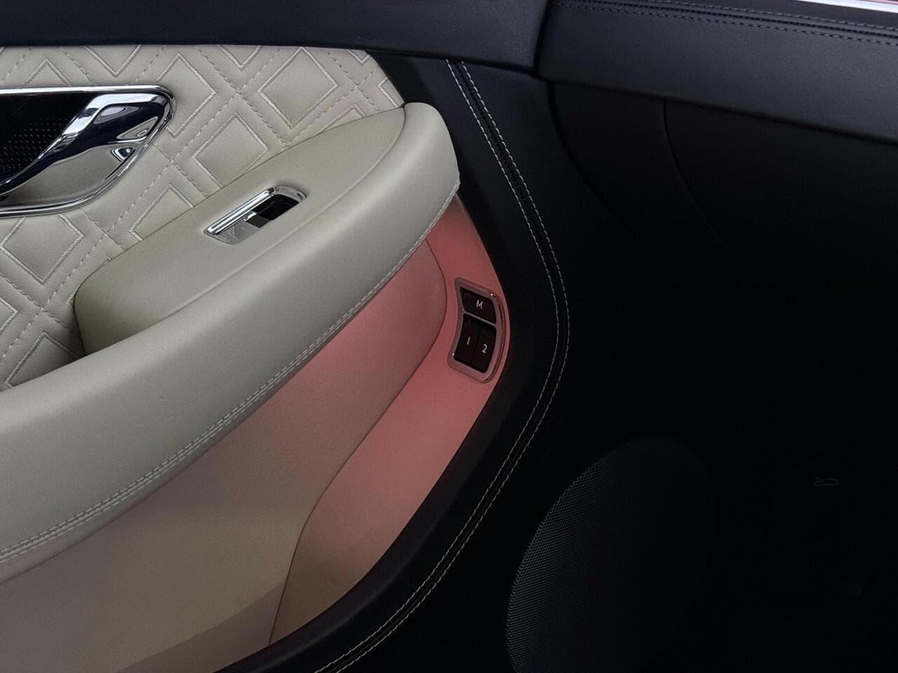 Bentley Continental thumbnail Seats Rear