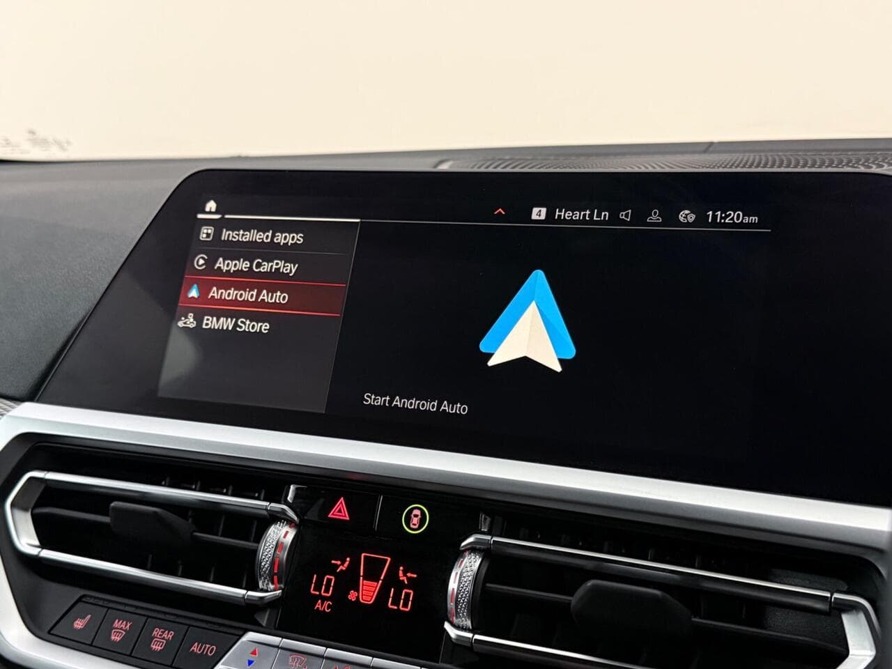 BMW 3 Series thumbnail Infotainment System