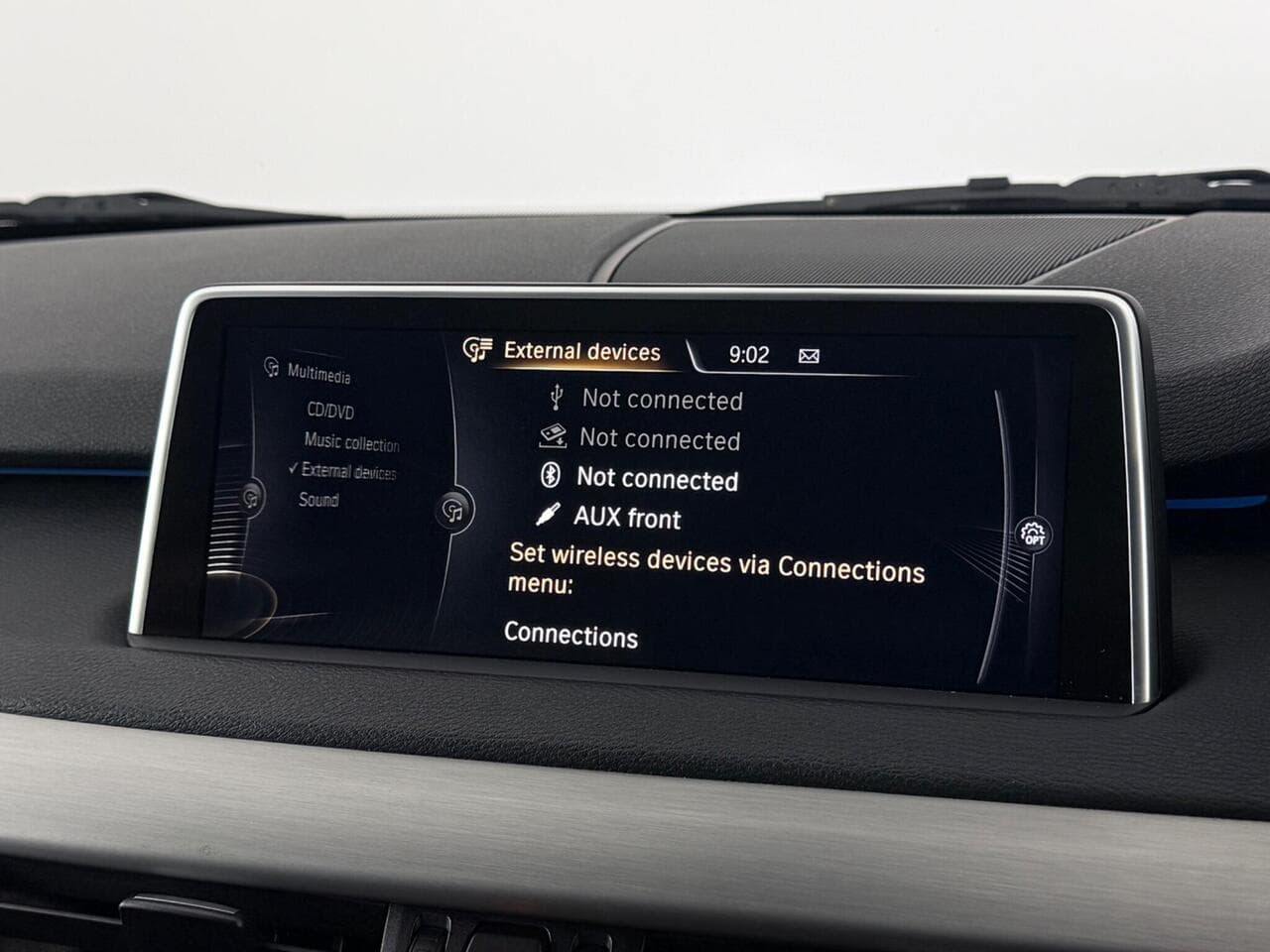 BMW X5 thumbnail Infotainment System