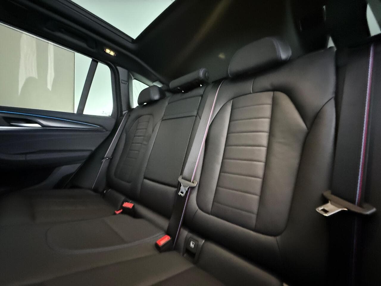 BMW iX3 thumbnail Seats Rear