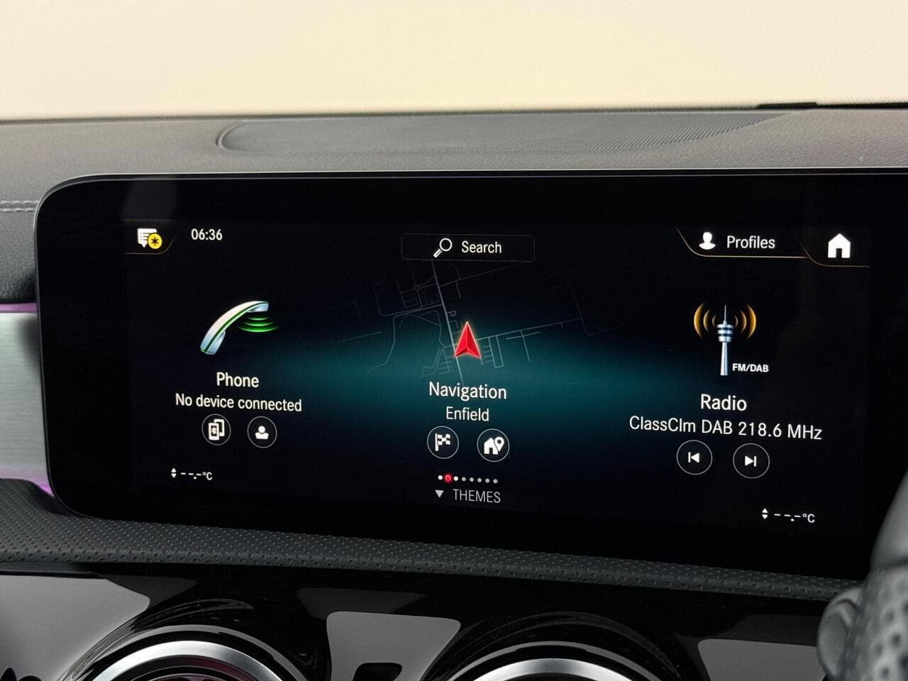 Mercedes-Benz CLA thumbnail Infotainment System