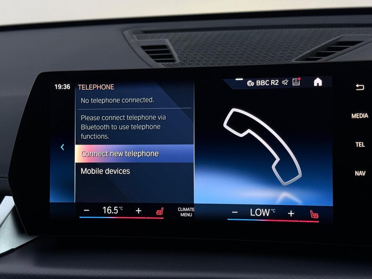 BMW iX1 thumbnail Infotainment System