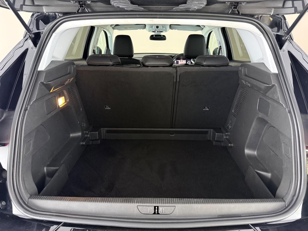 Vauxhall Grandland thumbnail Boot
