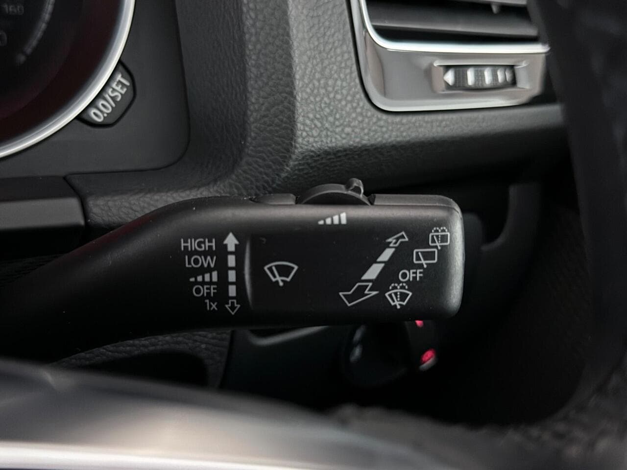 Volkswagen Scirocco thumbnail Misc Controls