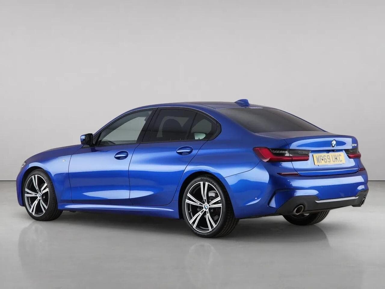 BMW 3 Series thumbnail Rear Left
