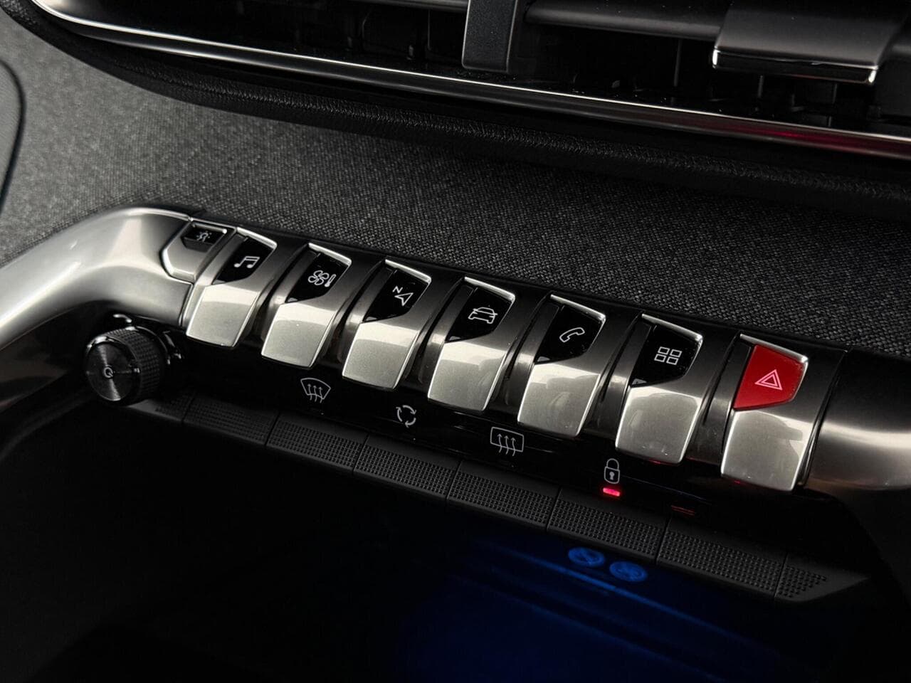 Peugeot 5008 thumbnail Misc Controls