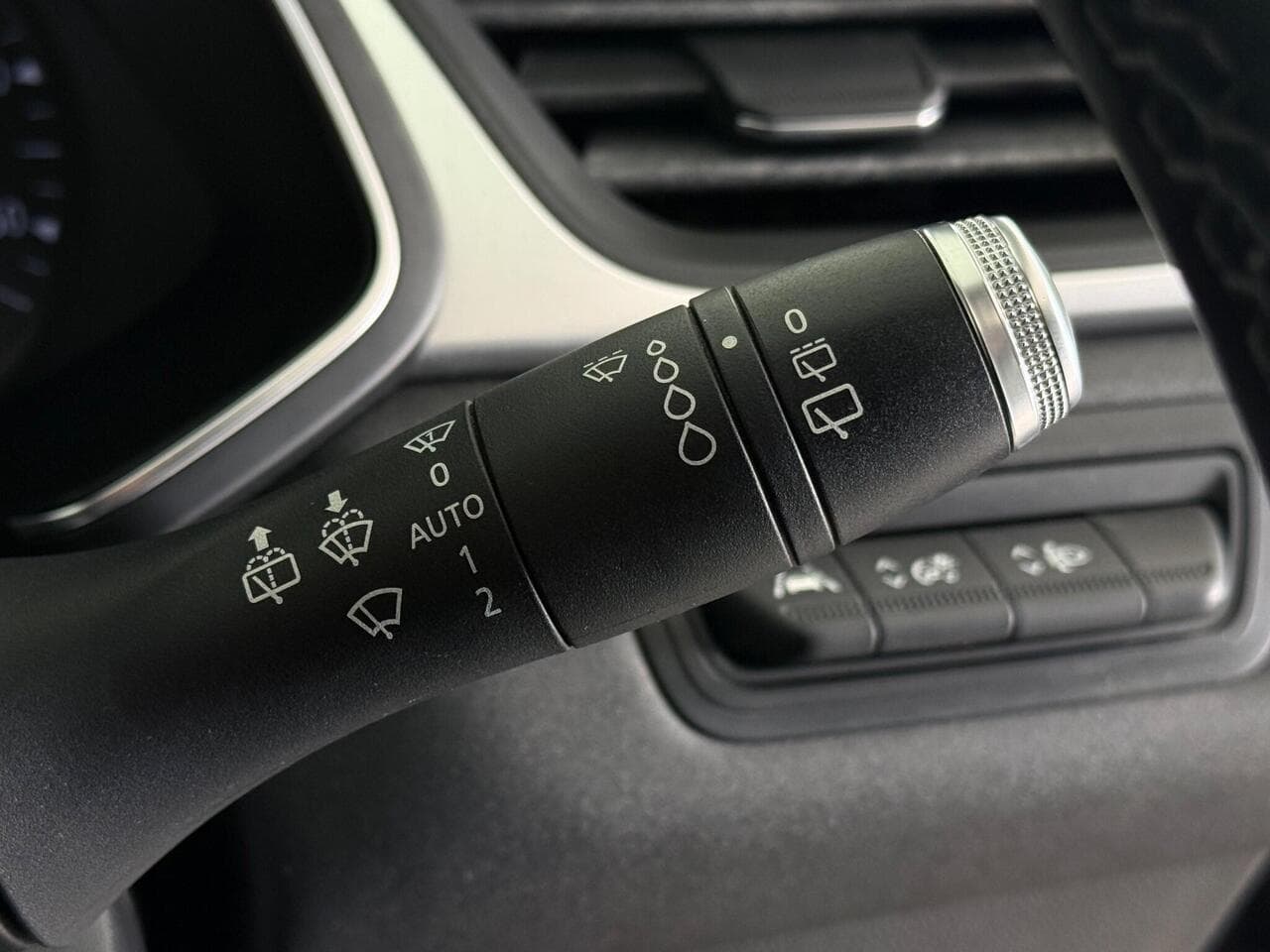 Renault Captur thumbnail Misc Controls