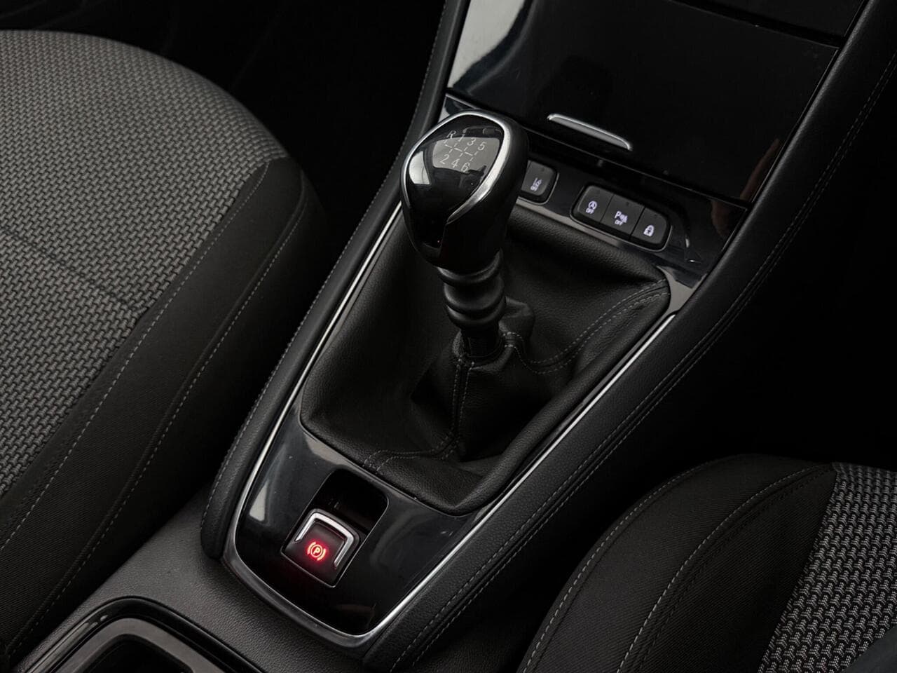 Vauxhall Grandland X thumbnail Interior Front
