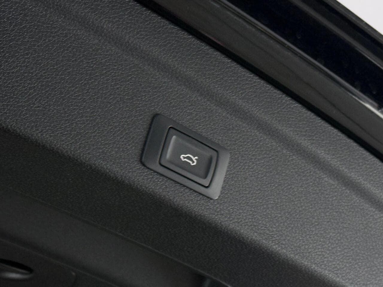 Audi Q3 thumbnail Misc Controls