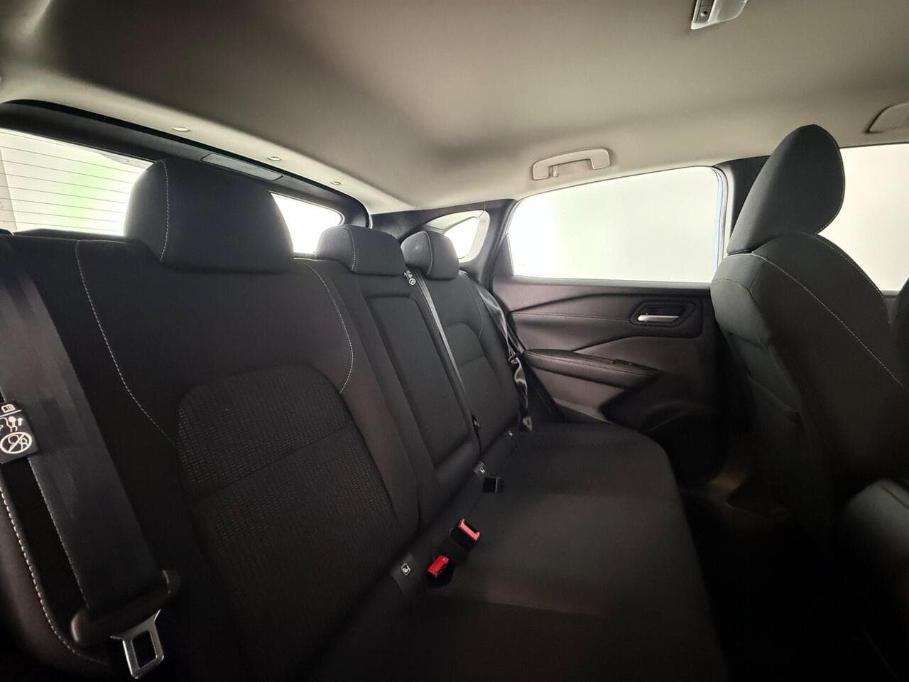 Nissan Qashqai thumbnail Seats Rear