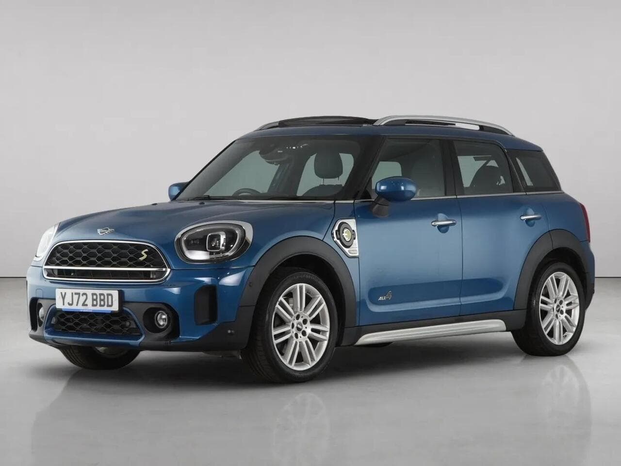 MINI Countryman thumbnail Front Left