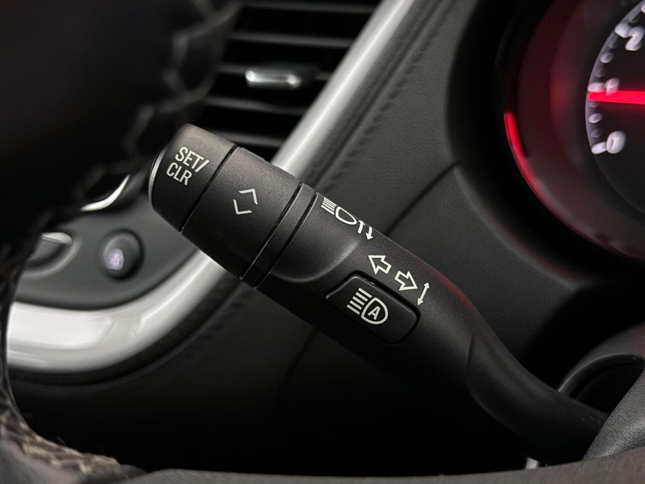Vauxhall Grandland X thumbnail Misc Controls