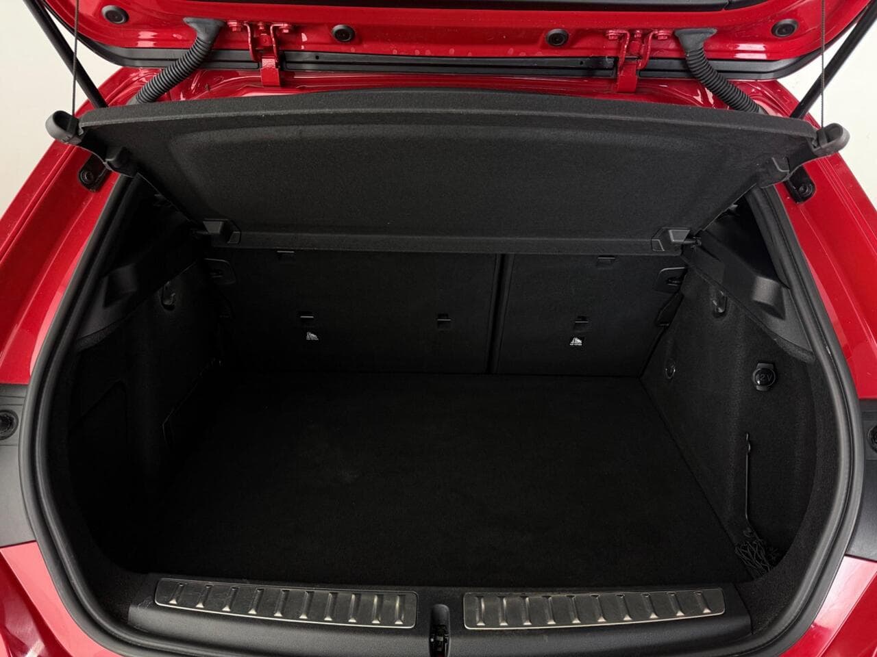 BMW 1 Series thumbnail Boot