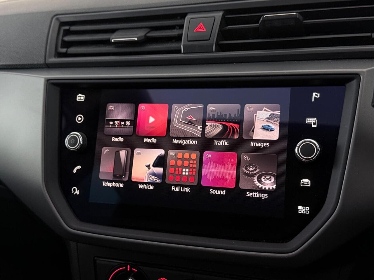 SEAT Ibiza thumbnail Infotainment System