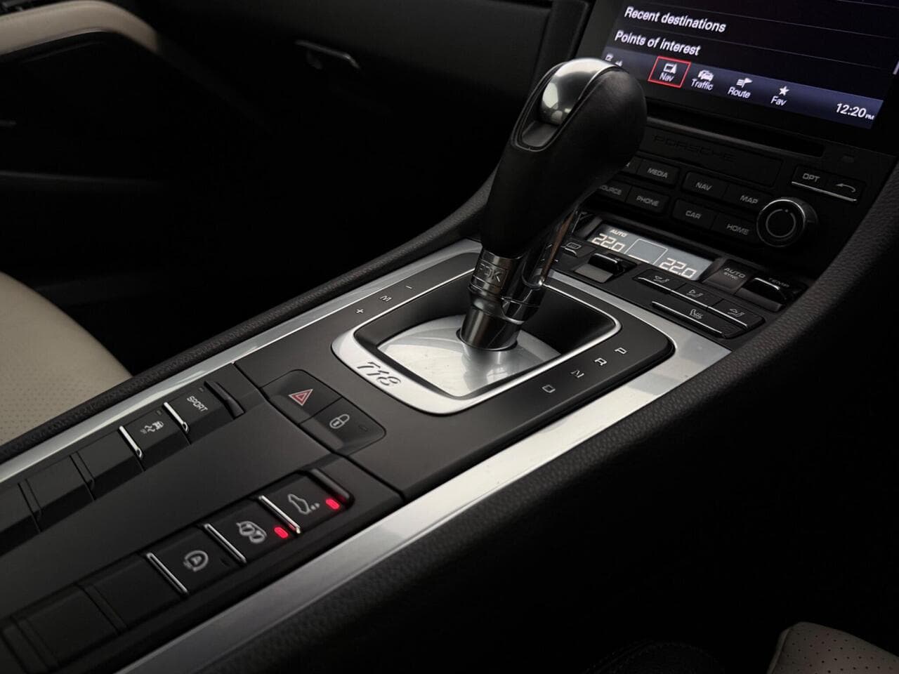 Porsche 718 Cayman thumbnail Interior Front