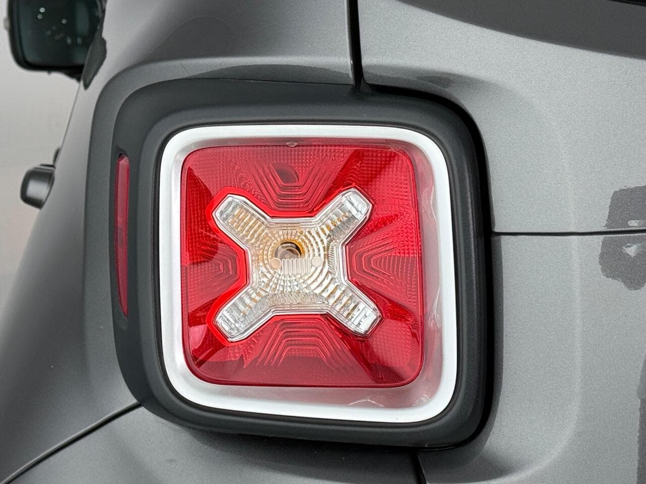 Jeep Renegade thumbnail Lights Rear