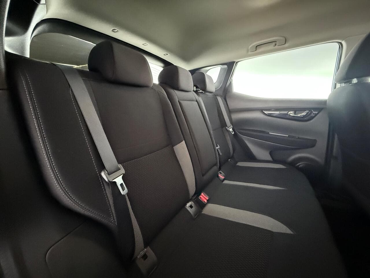 Nissan Qashqai thumbnail Seats Rear