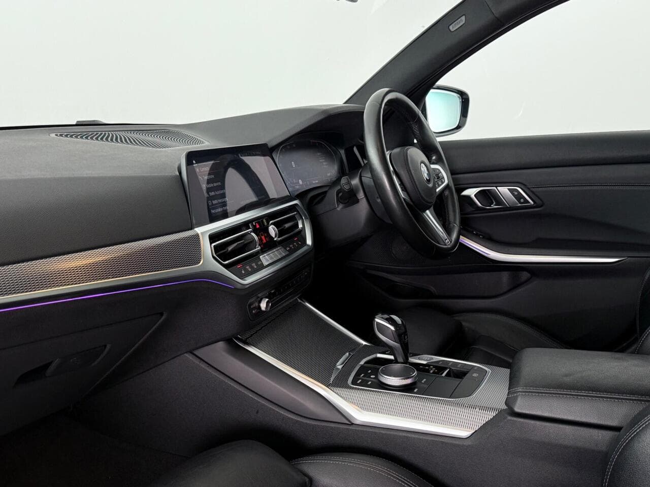 BMW 3 Series thumbnail Interior Front